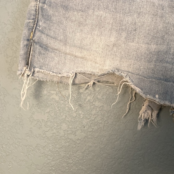 Free People Cutoff Short Shorts ~ Size W 27 ~ Light Blue Wash - Picture 5 of 9